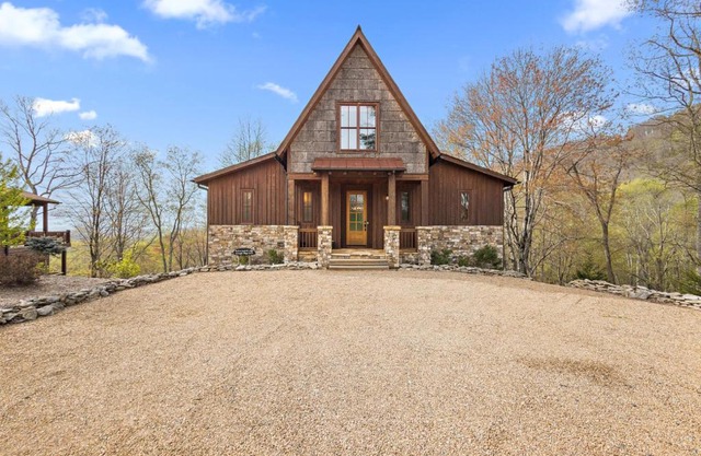 Birch and Squirrel Lodge