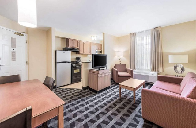 Birch Hill Suites Extended Stay - Blue Ash
