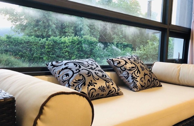 Birdhouse is a 2-floor house that can accommodate over 18 persons