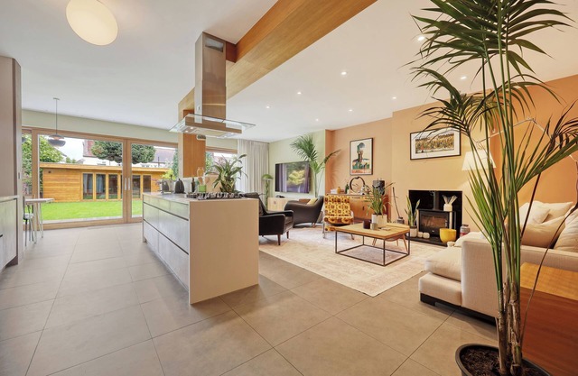 Birdies Nest | Golf-Side Retreat in Wanstead, Perfect London Getaway