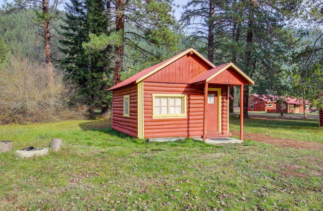Black Diamond Guest Ranch Studio: Hike & Fish