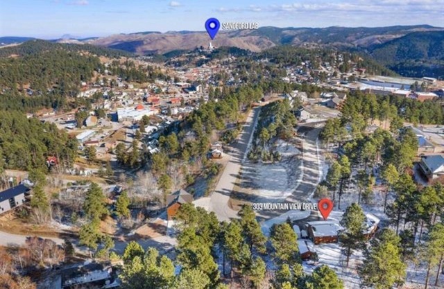 Black Hills Mountain View Manor 3 Bedroom/2 Bath