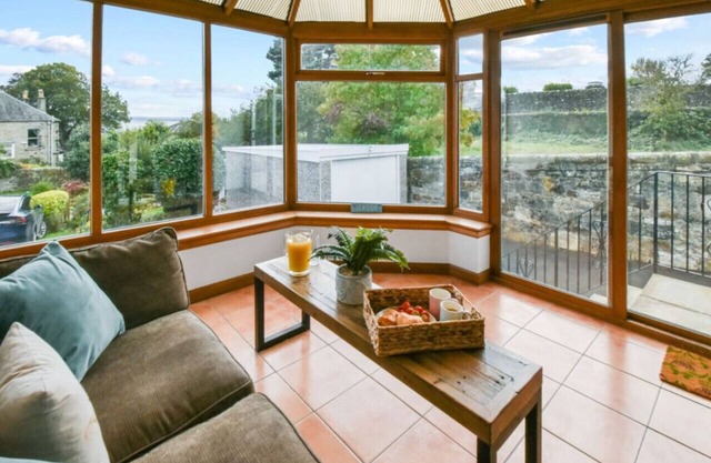 Blacksand sea view cottage