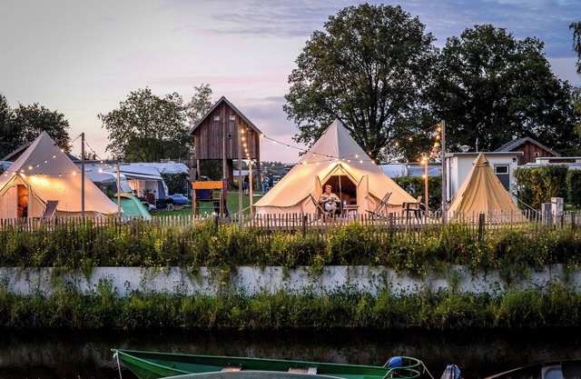 Blije haventent met privé sanitair | 2-4 pers.