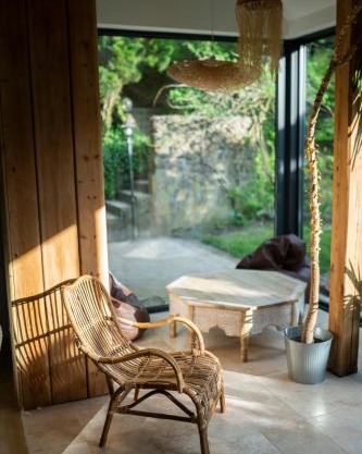 BlissHouse Luxurious Guesthouse calm and energetic spot near by city surrounded by the forest where you will find your peace and your people