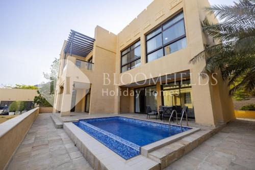 Bloomfields 3Br Villa wz Private Pool and Beach Access Fujairah