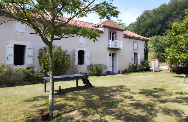 Blousson, long farmhouse in the Gers