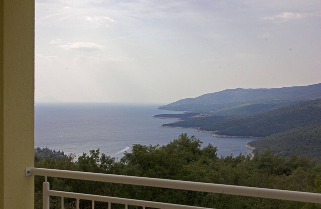 Blue app for 4 persons, WiFi, AC