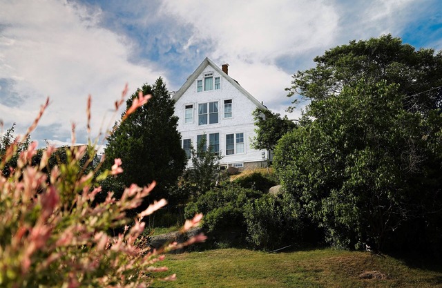 Blue Bay House - Historic, Ocean View Property