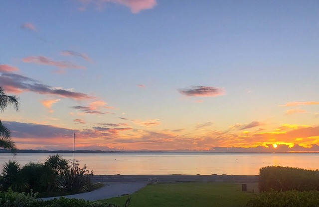 Blue Berry Bach - Stunning beach front location