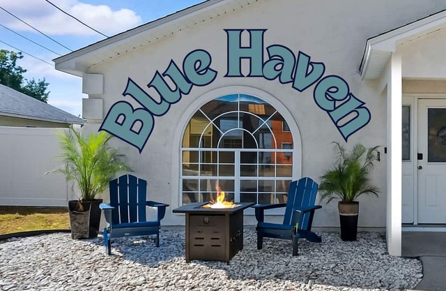 Blue Haven - 4 mins to Beach, Bikes, Fire Pit, Pets
