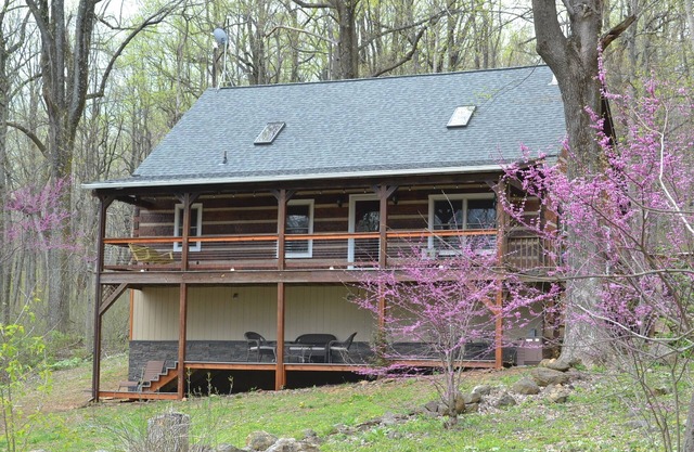 Blue Mountain Log Cabin