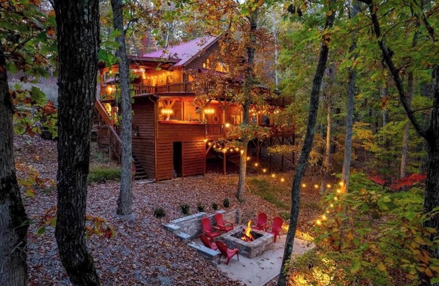 Blue Ridge Escape: Outdoor Kitchen, Hot Tub, Pond