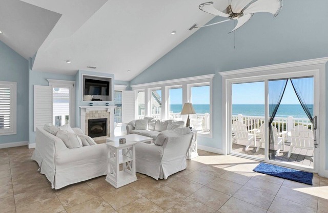 Blue Skies - Oceanfront - Hot tub - Community Pool