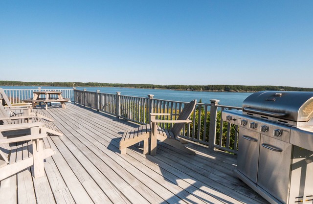 'Blue View' - Ocean Front - Incredible 10 Acres - 2 Living Spaces