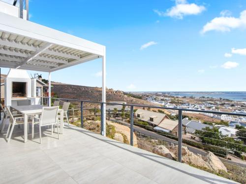 Blueberry Villa by Host Agents