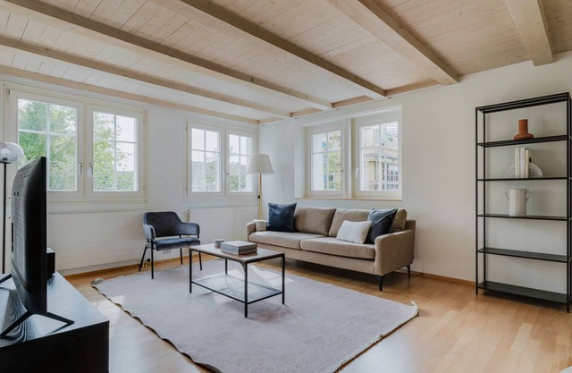 Blueground | Fluntern, private w/d, walk to market