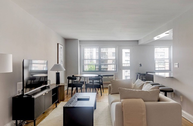 Blueground | Manhattan Valley, balcony, nr Central Park