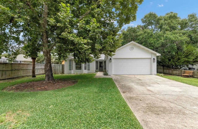 Boat House | Boat Ramp, Grill, 1mile to Beach!