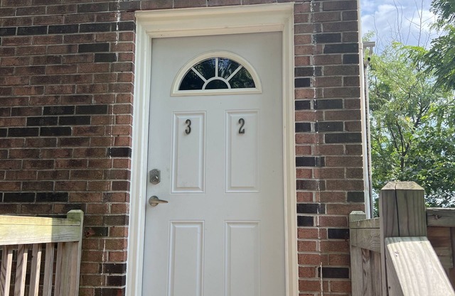 Boat House Ground Floor #2 - 1 Br Waterfront, Wifi 1 Bedroom Apts by RedAwning