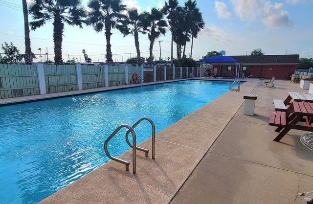 * Boat Slip * Waterfront Pool * Bay Sunset Views