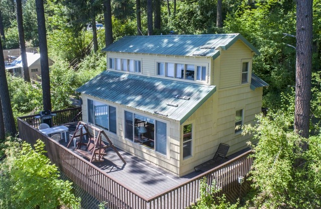 BOATDOCK W/2 SLIPS,WATER TRAMPOLINE, FLOATING ISLAND,SHUFFLEBOARD,GAMEROOM