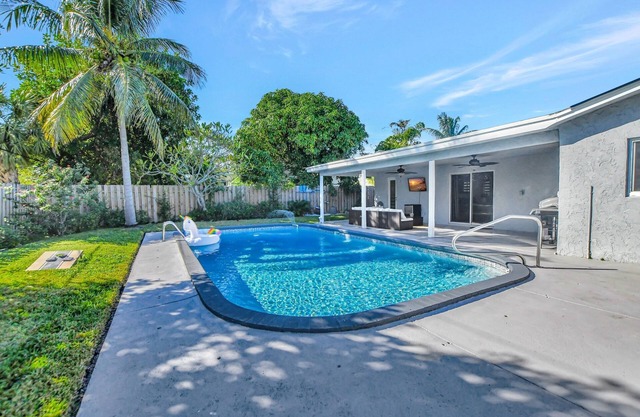 Boca Beauty - Stylish Home with Pool by RedAwning