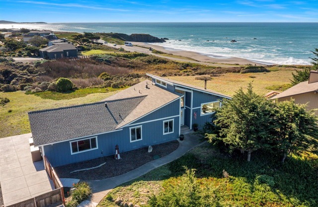 BodegaBayBeachHome~Coastal Family Escape w/BeautifulViews! PoolTable&Lounge