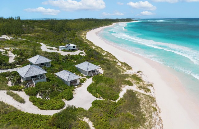 Bohemia - Luxury Beachfront Estate w/Heated Pool, Pink-Sand Beach, Full Bar