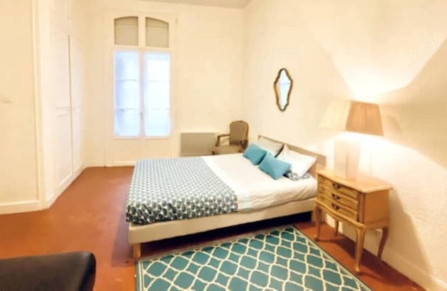 Bohemian apartment near train station and city center