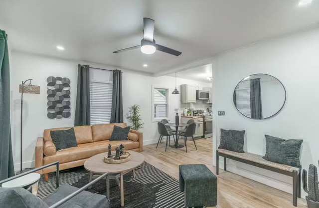 BOHO HOME- 1 min from highway/State fair/downtown