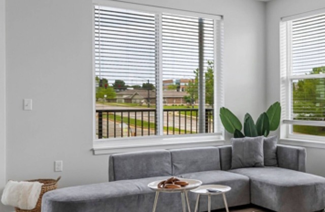 Bold 2201 I Parking I Pool I Gym I Parking