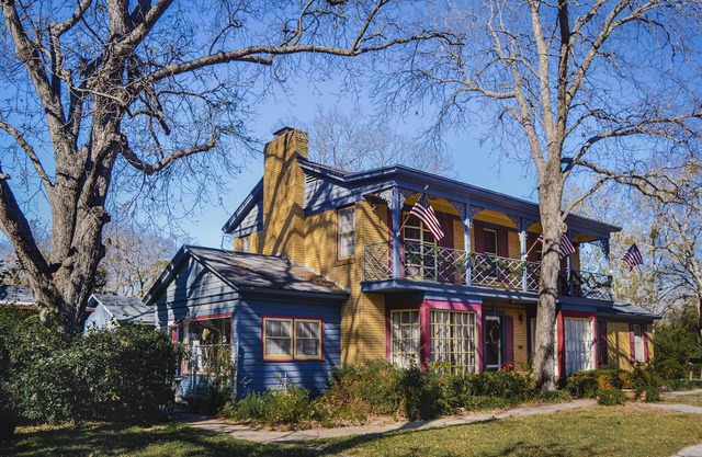 BolivarPlace whole upstairs 2 br/1 bath Within walking distance to Downtown/TWU