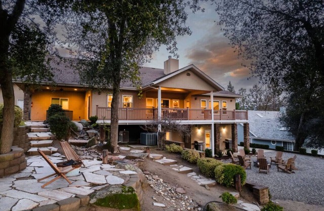 Bollinger Villa |sleeps 22| EV| Hot Tub| Fire Pit