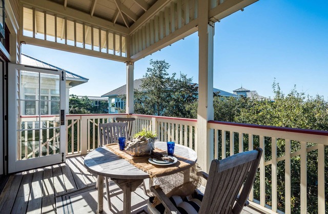Book Today for Fall! South of 30A in Park District! Seconds from Beach and Beach Club!