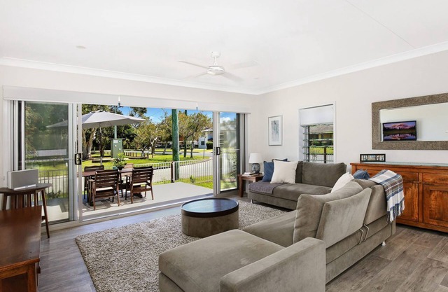Booker Pde 34, Unit 2 - Pet Friendly -