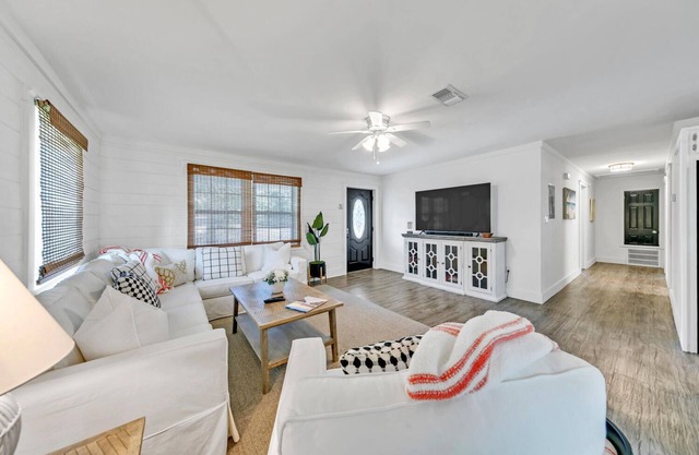 Booking fall No crowds Gulf place area close to beaches/Goatfeathers Pet ok