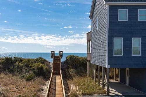 Boomerang- Oceanfront Log Cabin in North Topsail