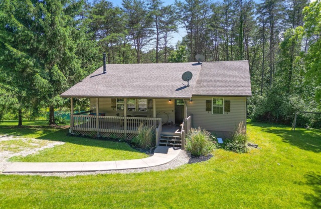 Boondocks Bungalow | Hocking Hills