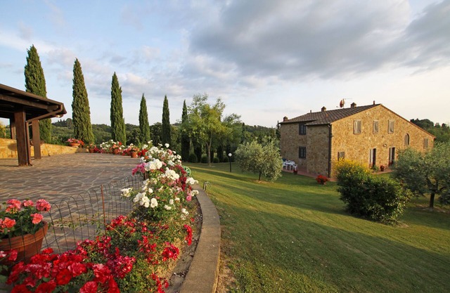 Borgo Collelungo. Oasis of relaxation and relax.