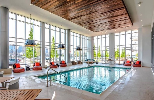 Boston Harbor | Modern Studio | Full Kitchen + in-unit W/D | GLS