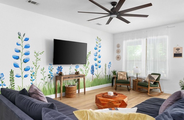 Botanist Retreat - Pet-Friendly E. Austin Home - Yard