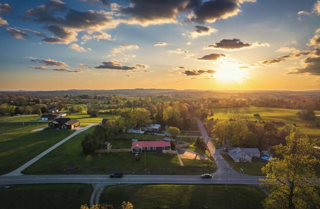 Bourbon Blue - Bourbon Trail Getaway - 8 minutes from Downtown Bardstown!