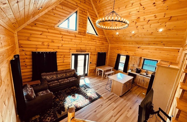 Bourbon Trail Retreat with Hot tub-8