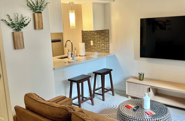 Boutique Retreat State Fair Close By W/Speakeasy