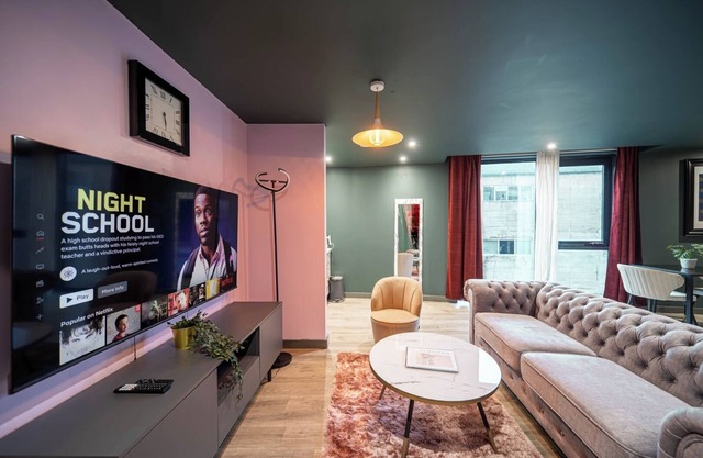 Boutique Studio with Designer Finishes – APT 16