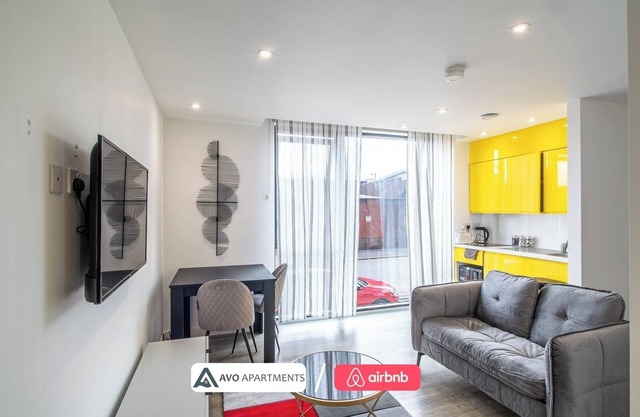 Boutique-Style Apartment in Prime Location – APT 6