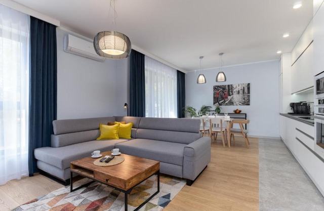 BR12 Premium Apartments , garaż