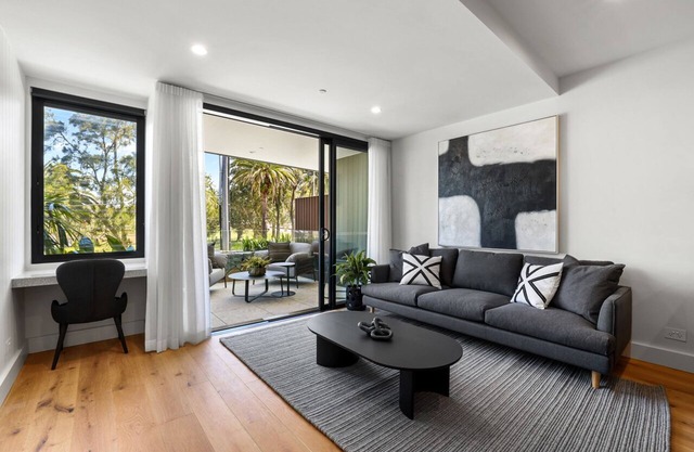 Brand new 1 bedroom opposite Long Reef Golf Club