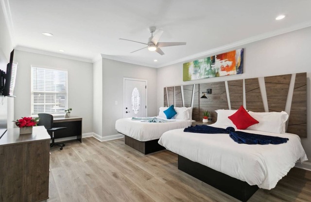 Brand New 5BR, Outdoor Seating, Parking